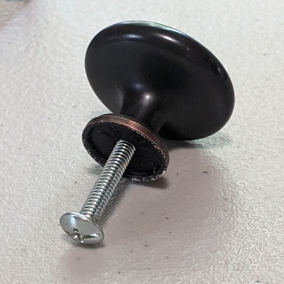 Brixton Ribbed knobs 1 1/4 " Umbrio set of 13 - Picture 5 of 6